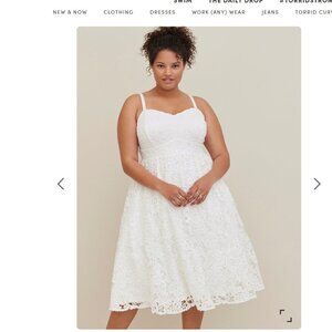 Nwot Torrid  66% cotton lace tulle fit and flare midi dress  26